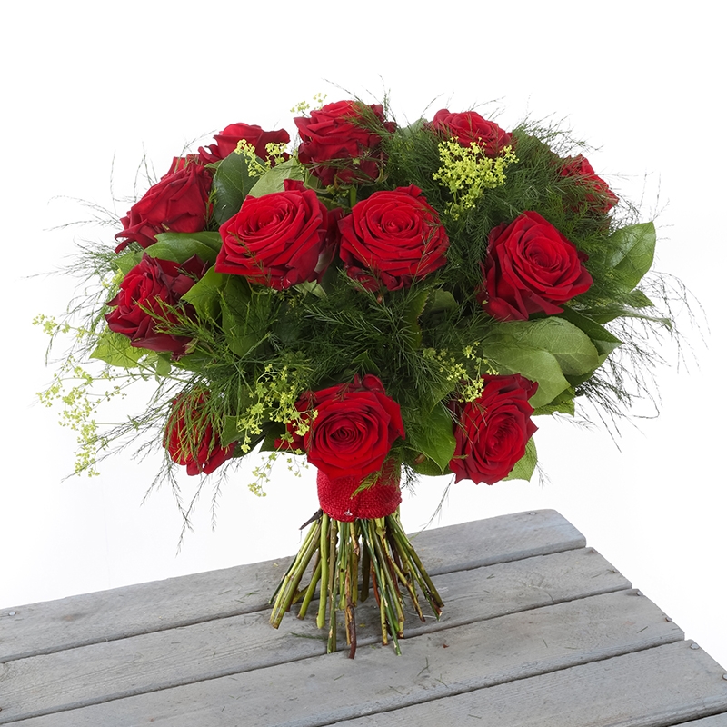 12 Red Rose Handtied