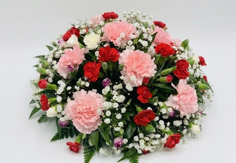 Classic Posy Pad Red & Pink Carnations
